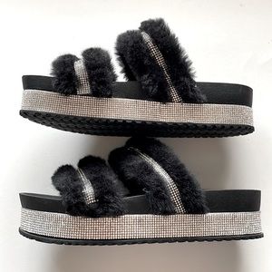 Wild Diva Faux Fur Open Toe Slides Size 10